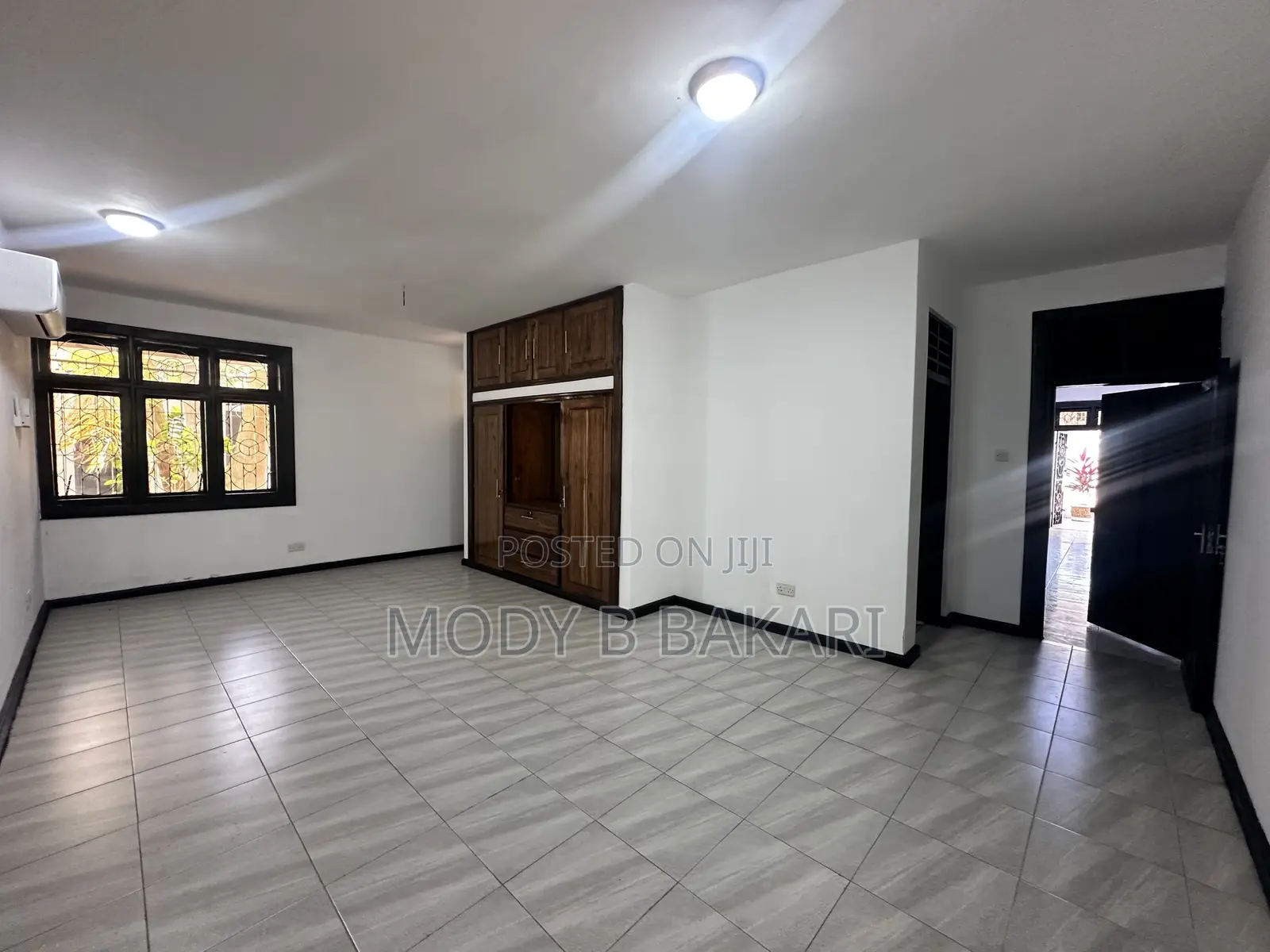 8bdrm House in Mikocheni for sale