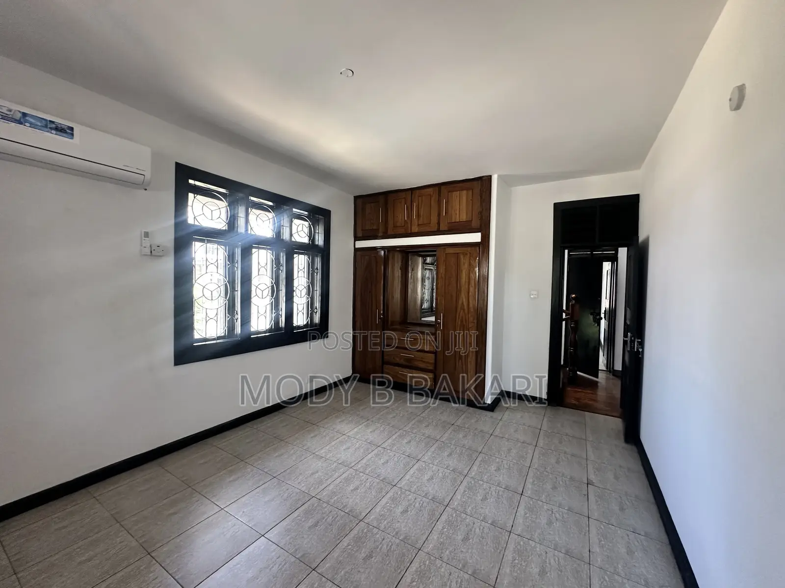 8bdrm House in Mikocheni for sale