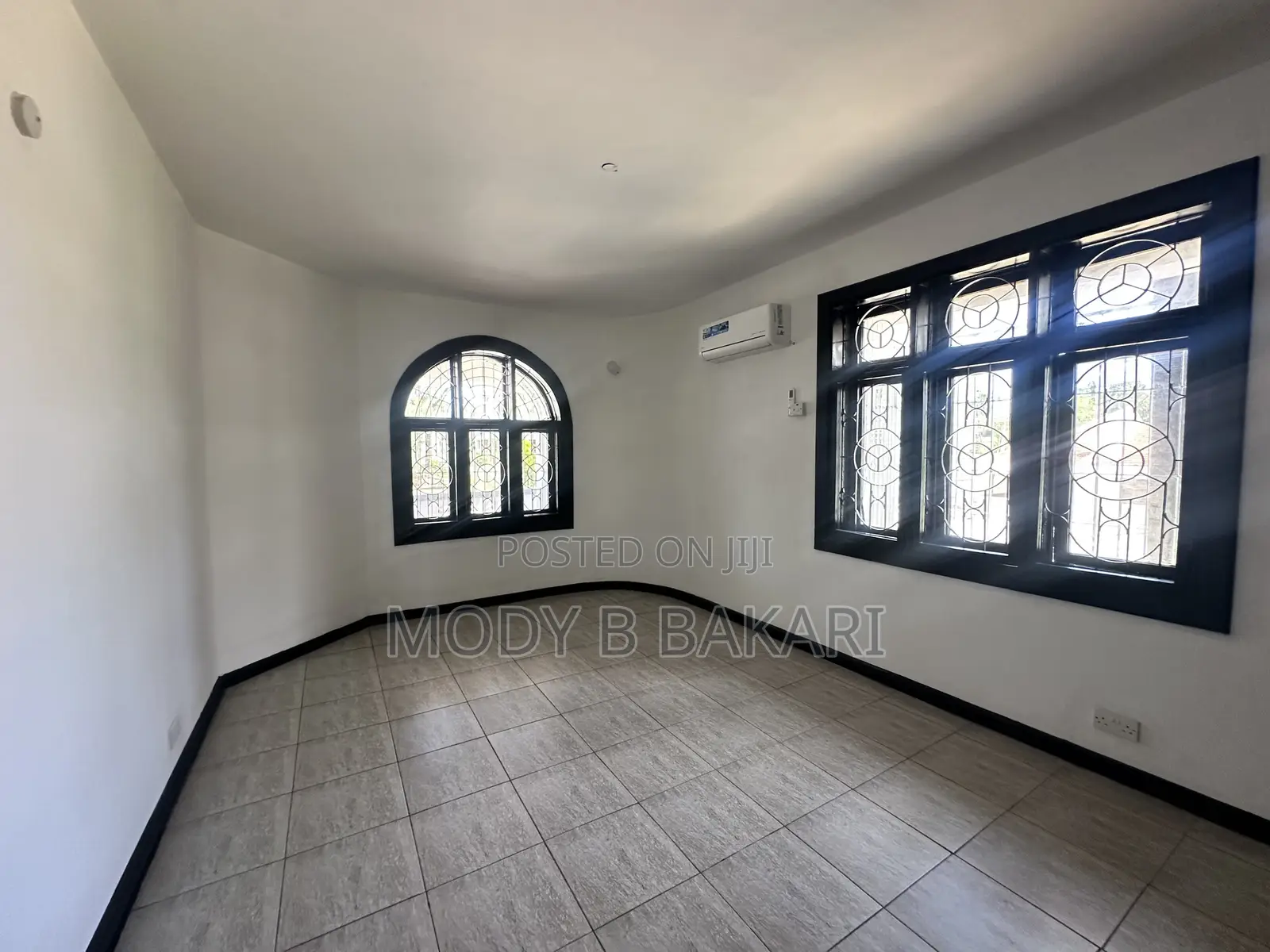 8bdrm House in Mikocheni for sale