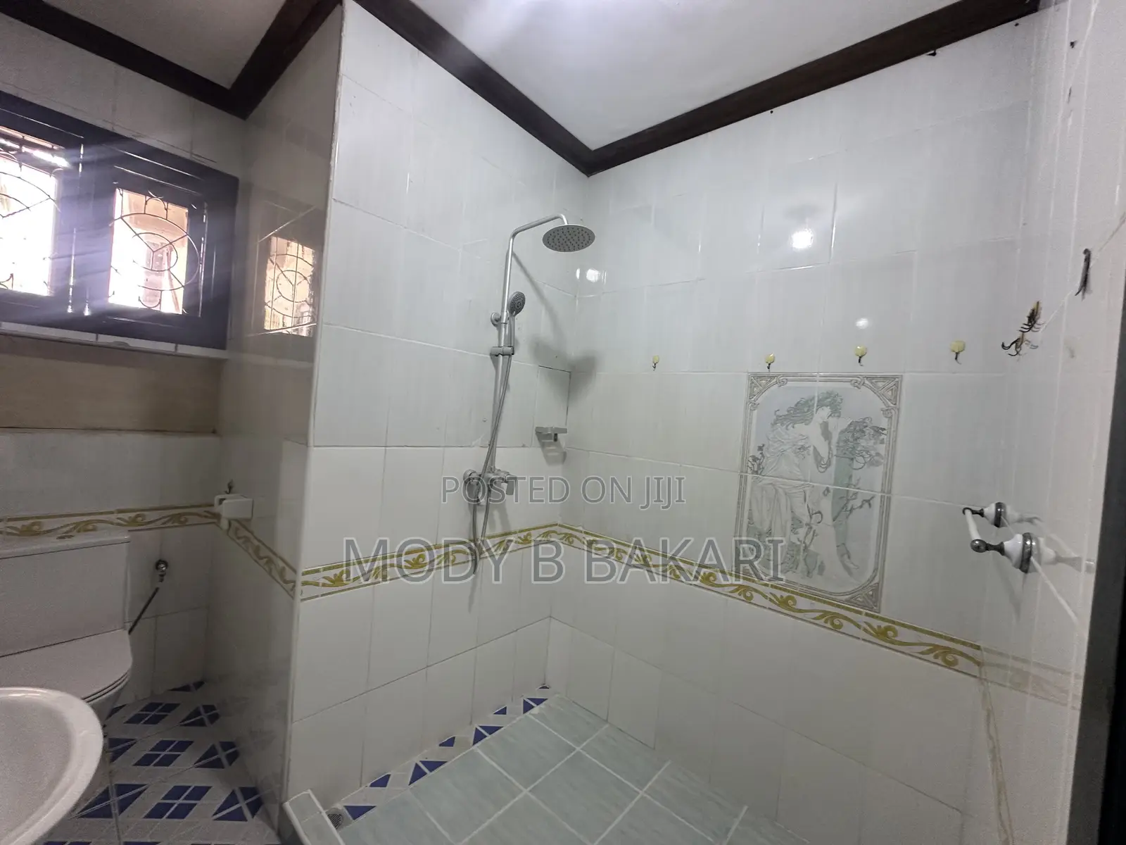 8bdrm House in Mikocheni for sale