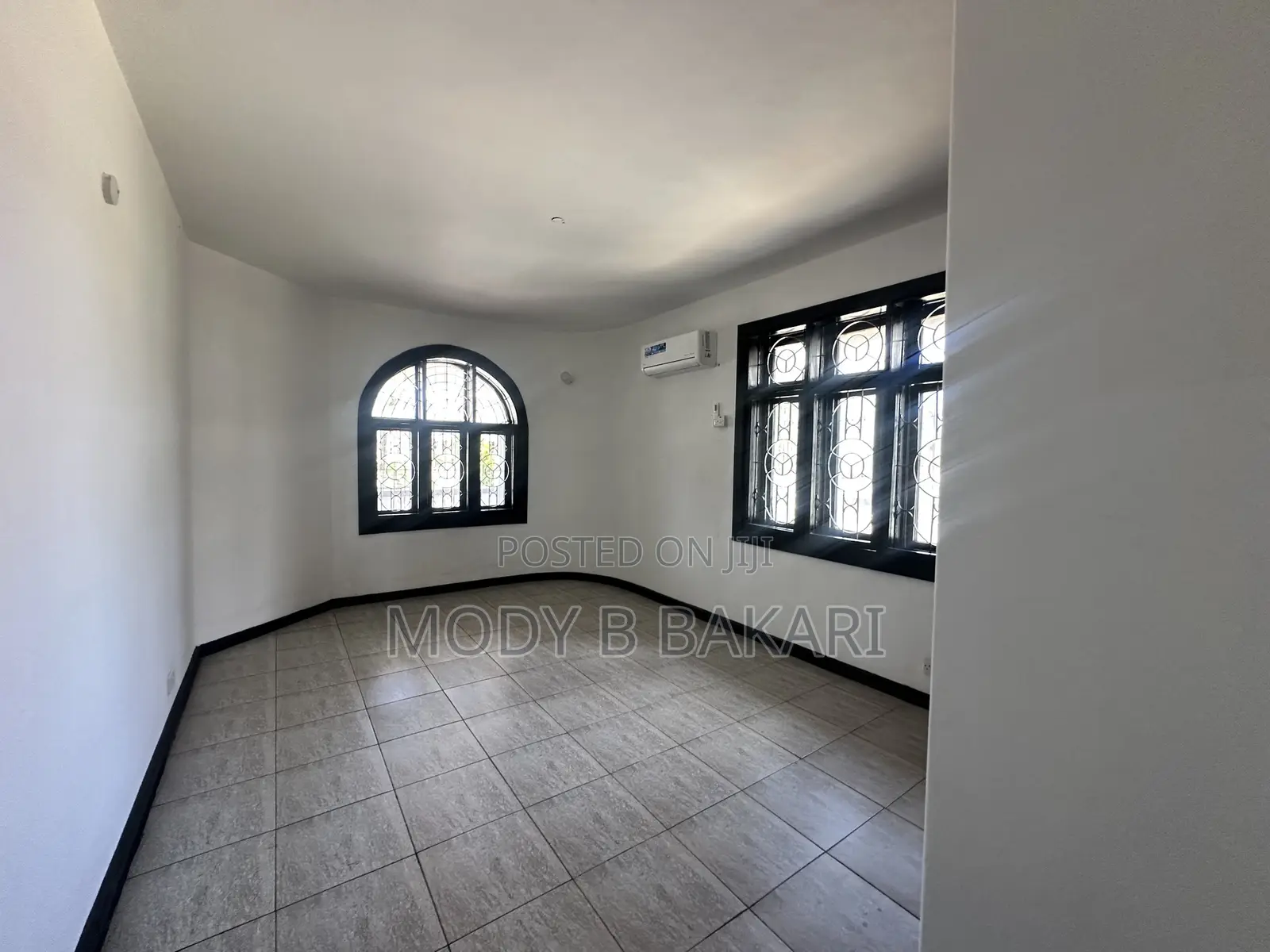 8bdrm House in Mikocheni for sale