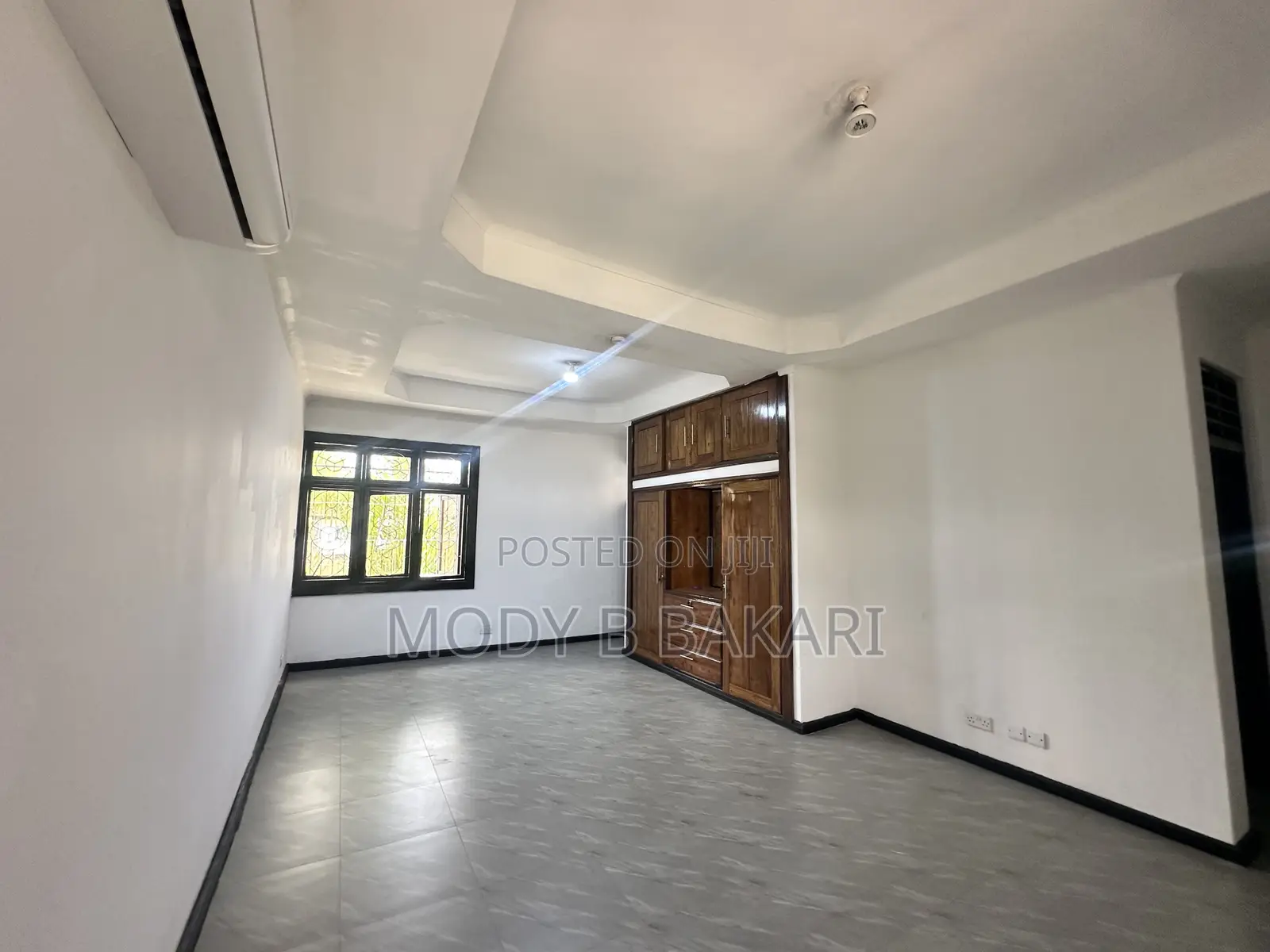 8bdrm House in Mikocheni for sale