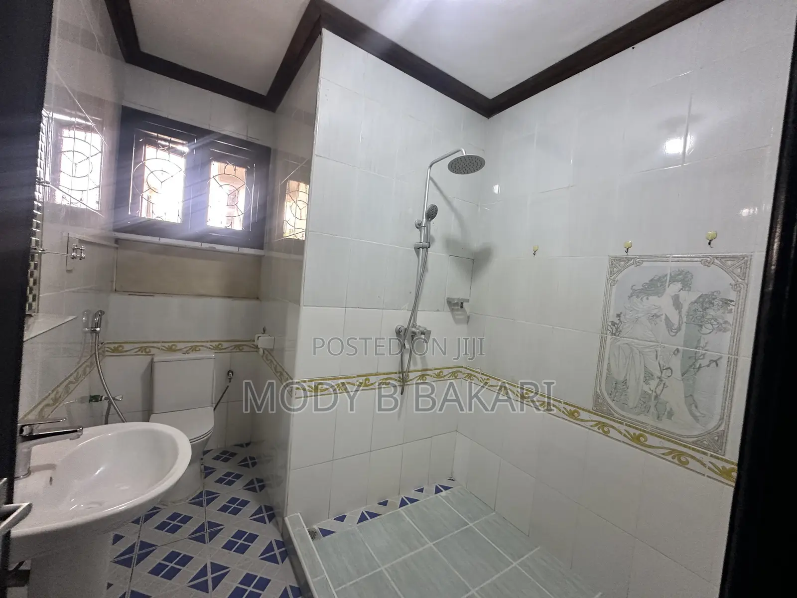 8bdrm House in Mikocheni for sale
