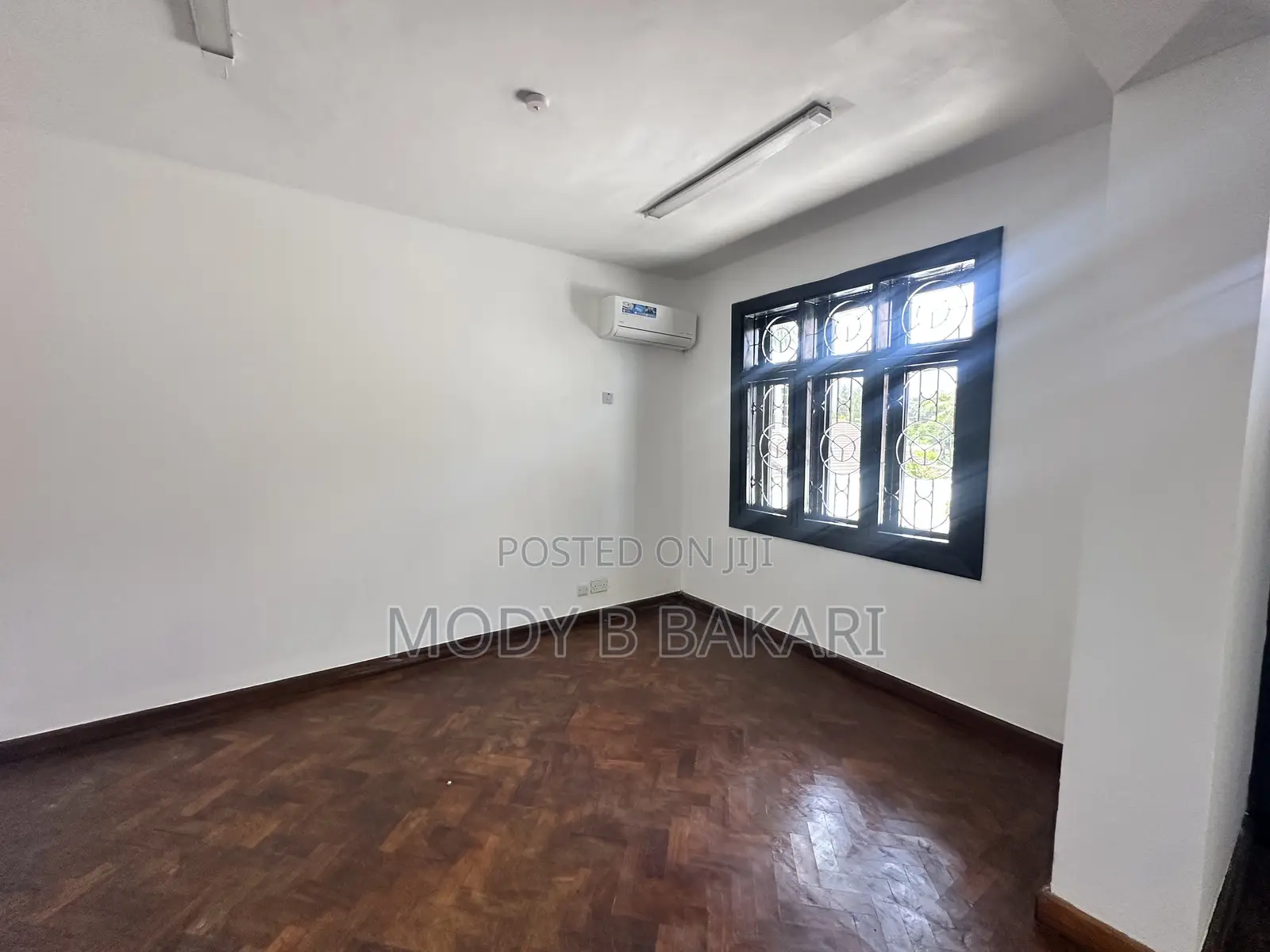 8bdrm House in Mikocheni for sale