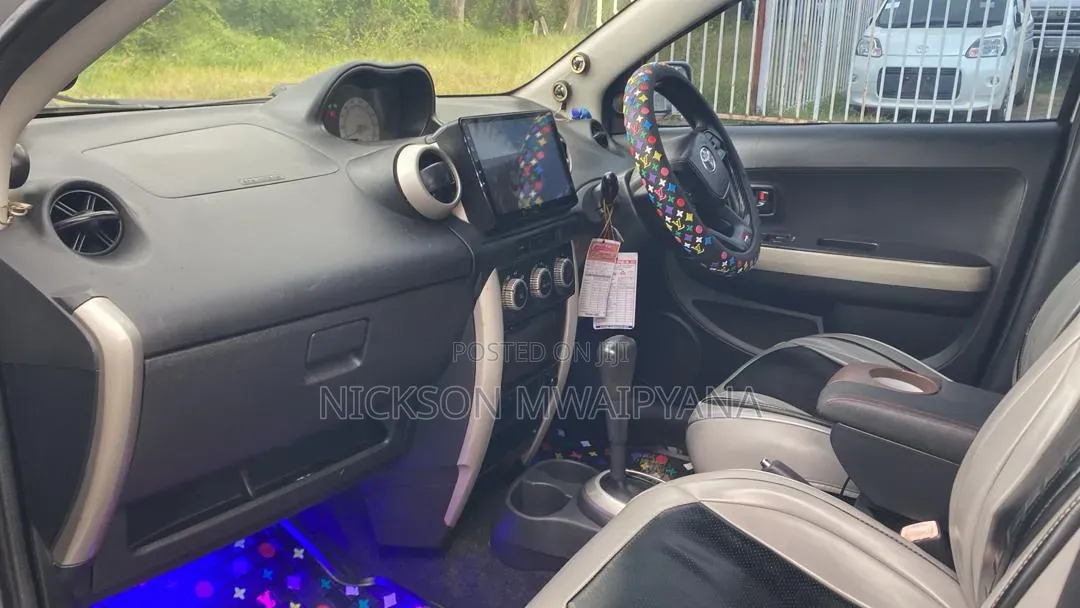 Toyota IST 2004 Silver