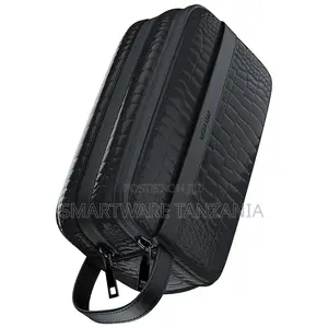 Green Lion Tirana Travel Pouch PU Leather Water Resistant, Black Color
