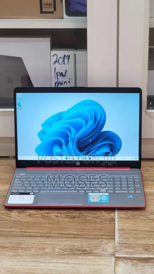 Laptop HP 15-dw1197nia 8GB Intel Core i5 SSD 512GB