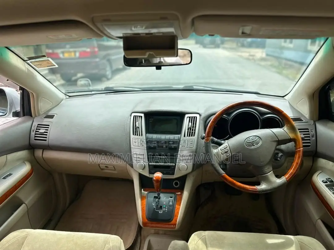 Toyota Harrier 2004 Silver