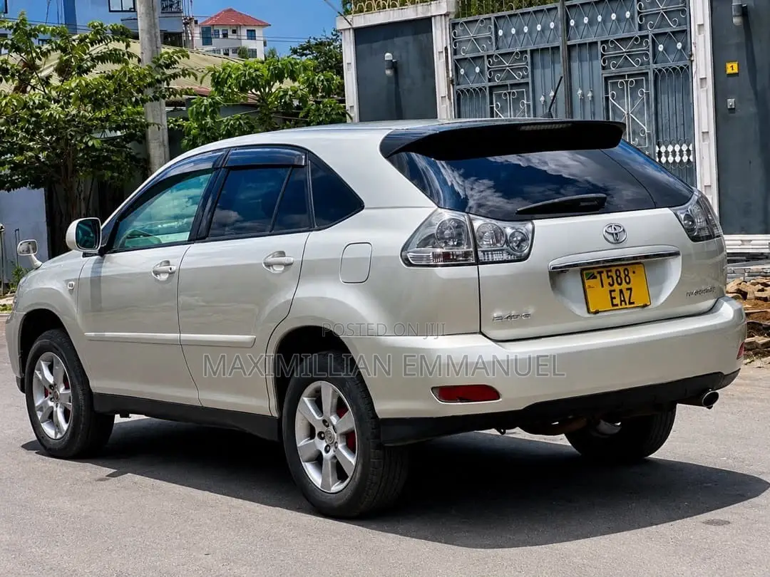 Toyota Harrier 2004 Silver