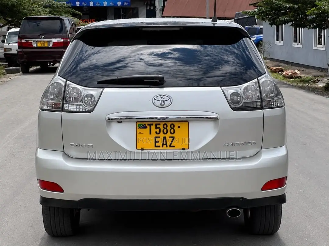 Toyota Harrier 2004 Silver