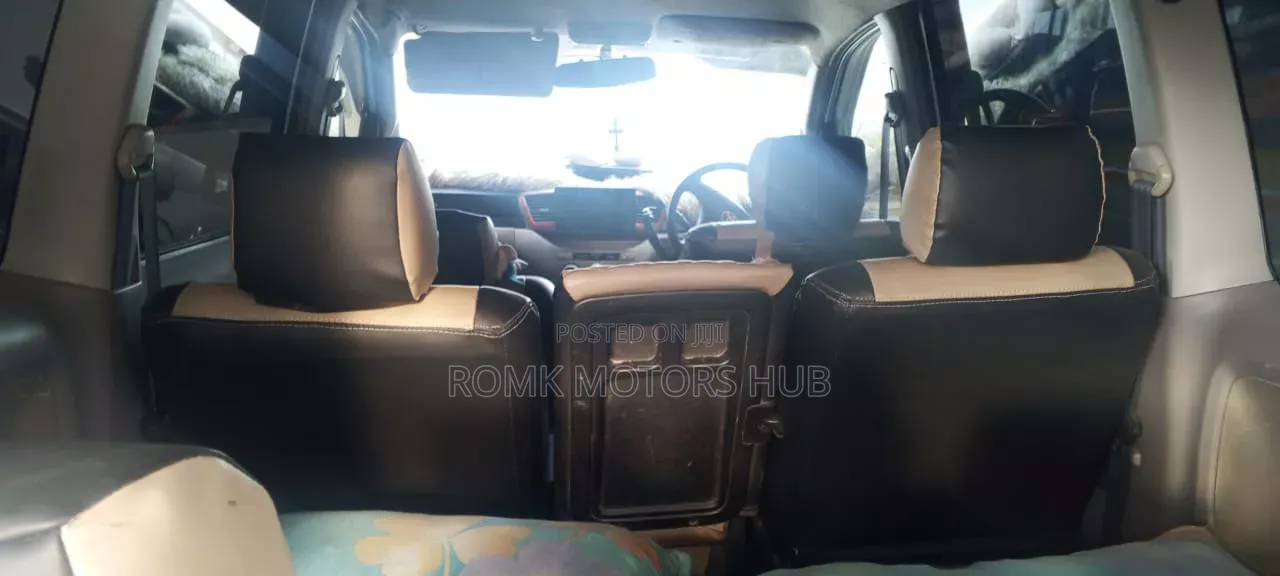 Toyota Noah 2008 Silver