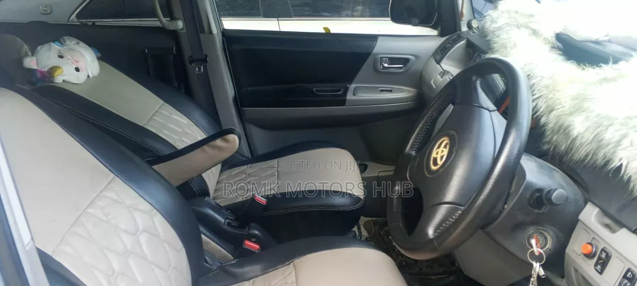 Toyota Noah 2008 Silver