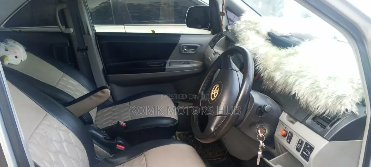 Toyota Noah 2008 Silver