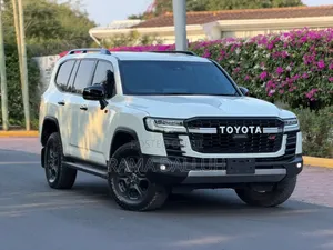 Toyota Land Cruiser 2024 White