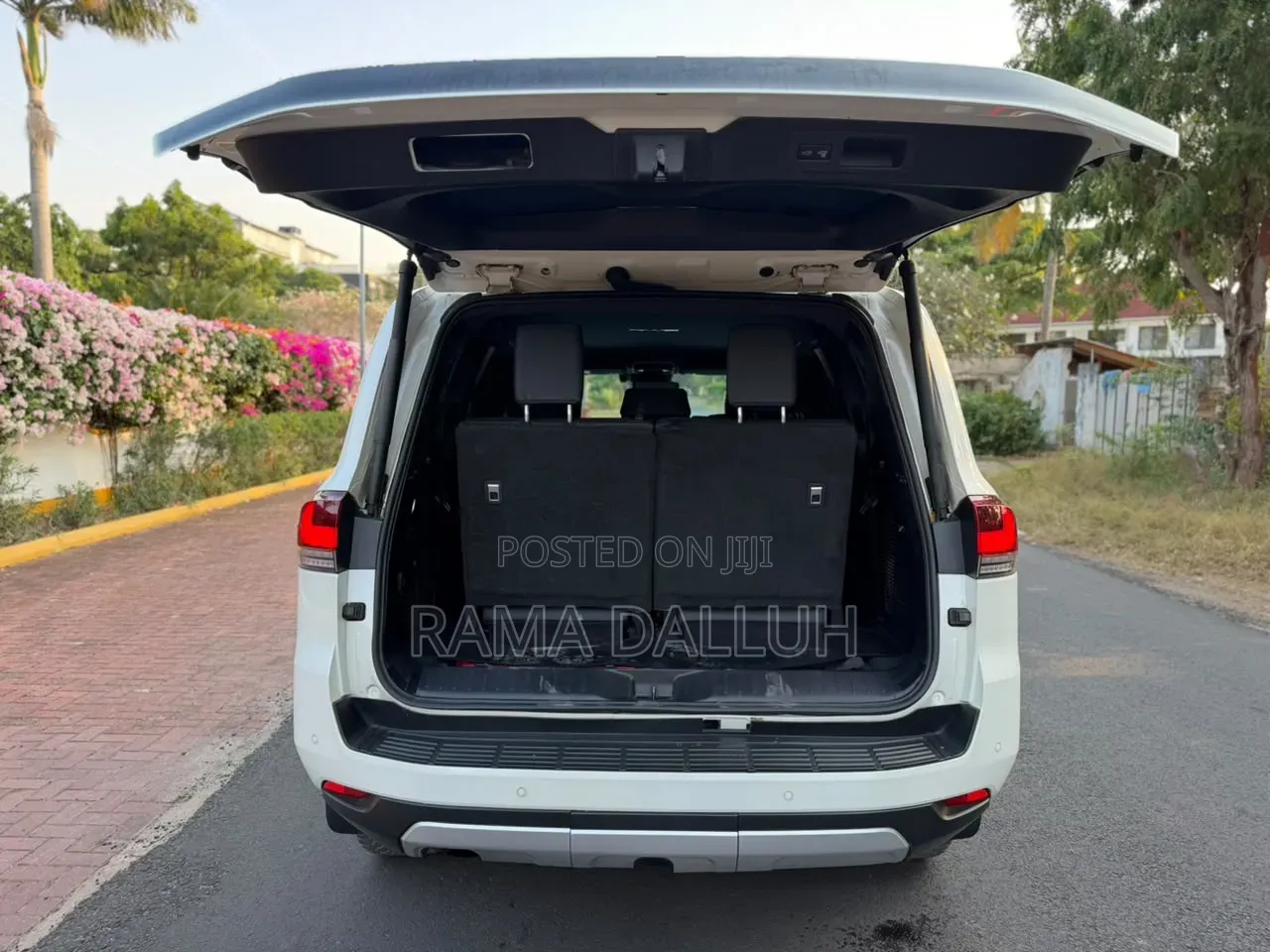 Toyota Land Cruiser 2024 White