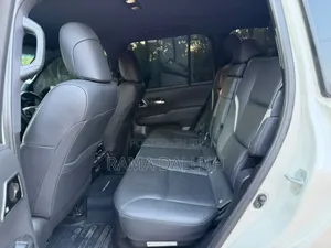Toyota Land Cruiser 2024 White