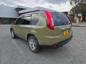 Nissan X-Trail 2010 Green