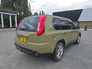 Nissan X-Trail 2010 Green