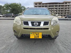 Nissan X-Trail 2010 Green