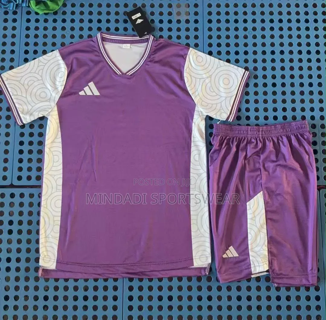 Jersey Pieces 16 Including Goal Keeper Jersey