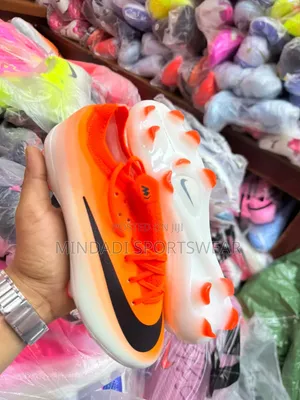 AIR ZOOM Soccer Boots(under 18) ( Size 35,36,37,38)