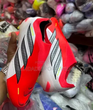 AIR ZOOM Soccer Boots(under 18) ( Size 35,36,37,38)