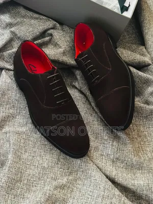 Men's Leather Shoes in Black Clarks Design