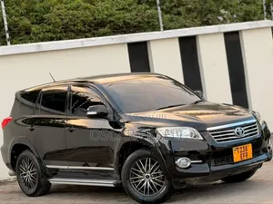 Toyota Vanguard 2012 Black