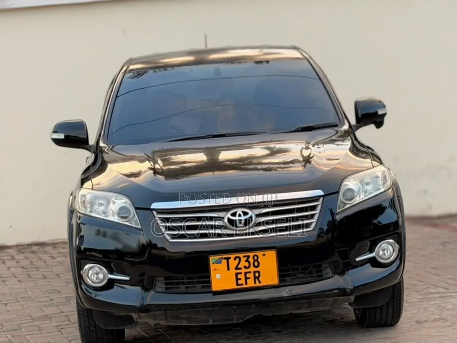 Toyota Vanguard 2012 Black