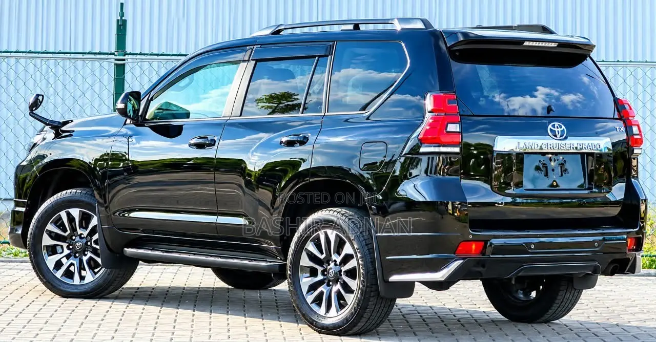 Toyota Land Cruiser Prado 2023 Black