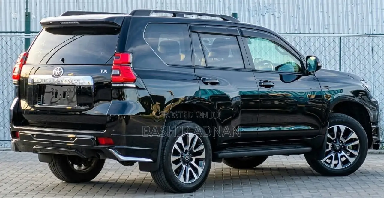 Toyota Land Cruiser Prado 2023 Black