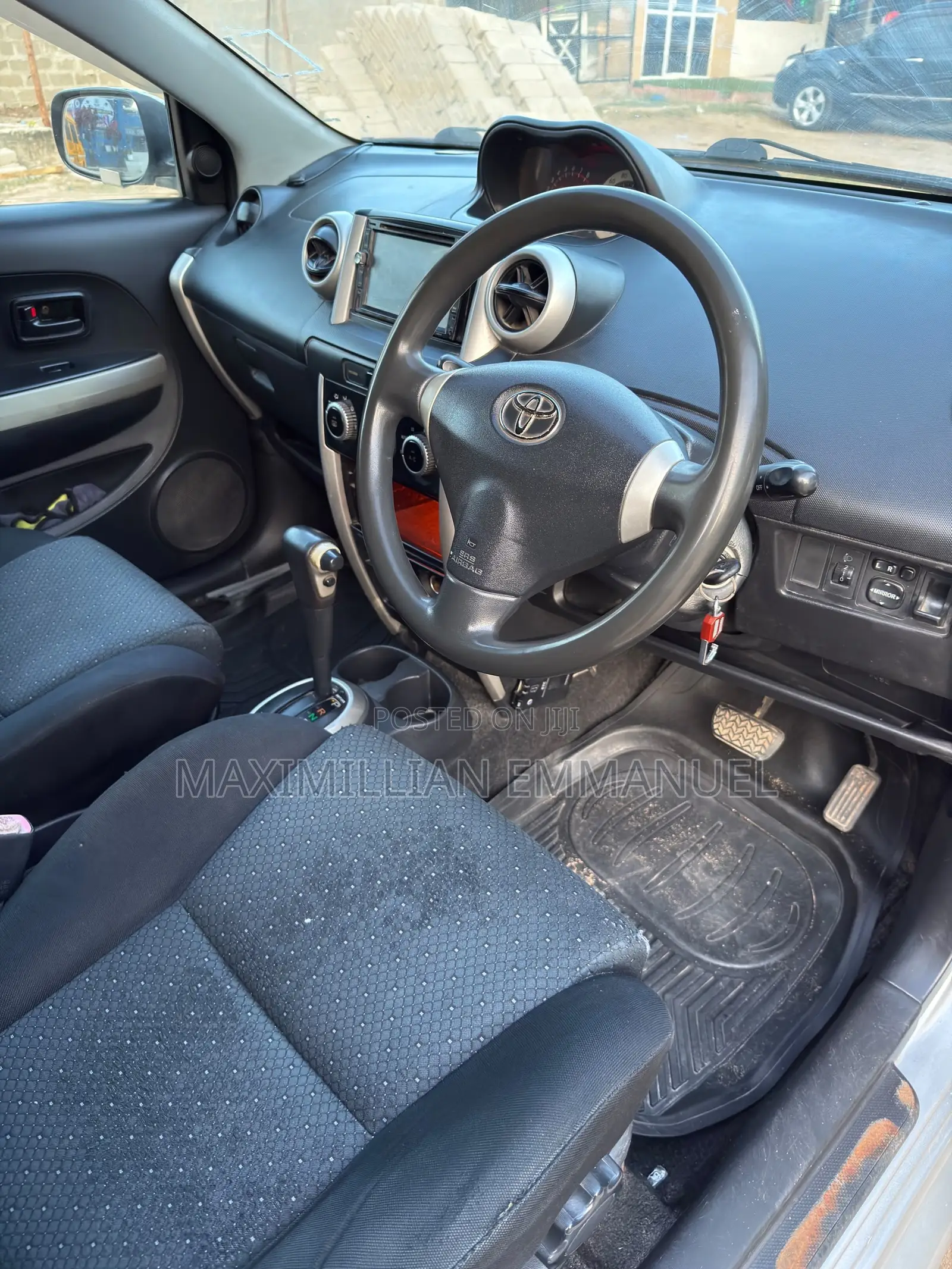 Toyota IST 2004 Silver