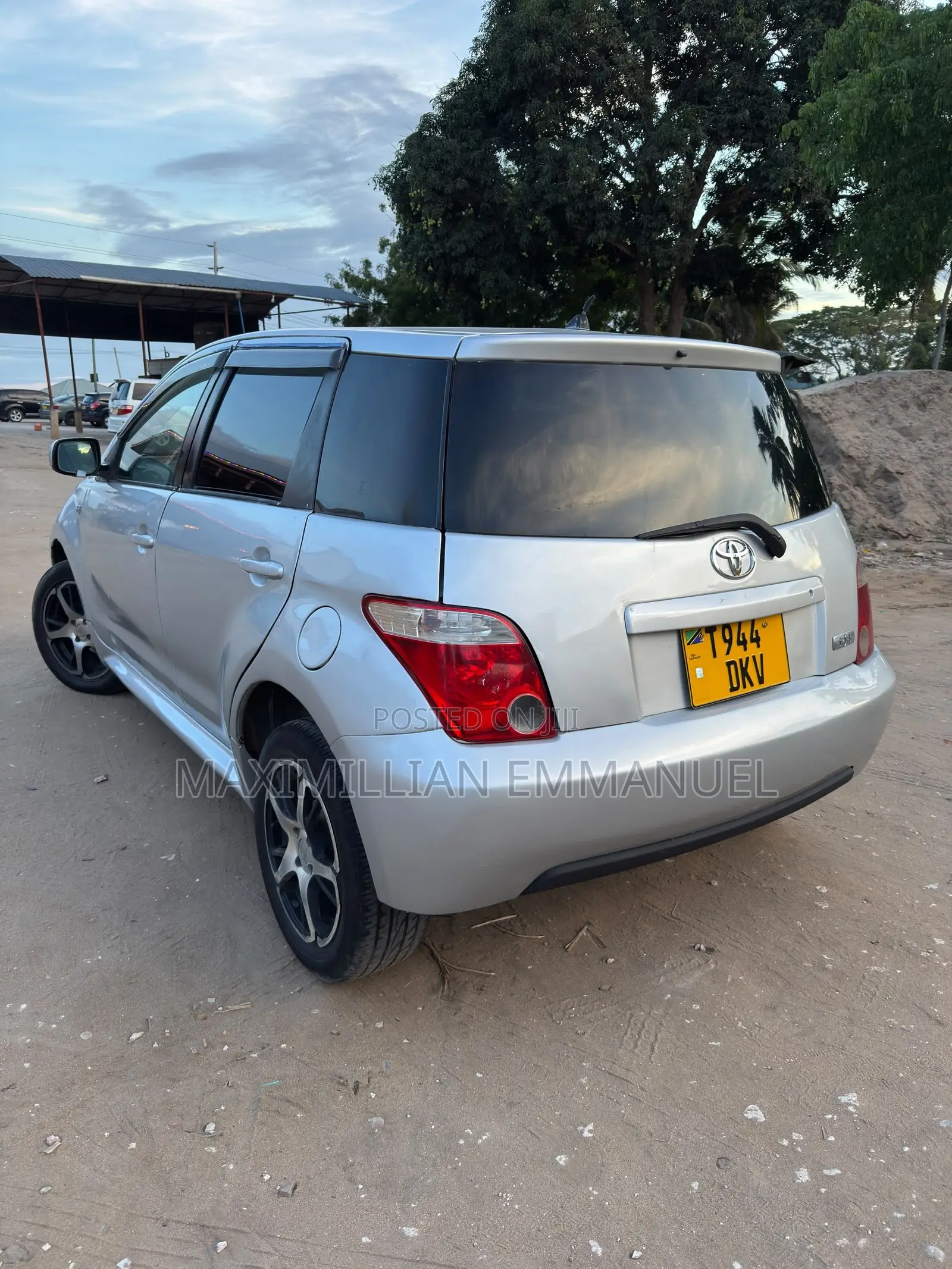 Toyota IST 2004 Silver