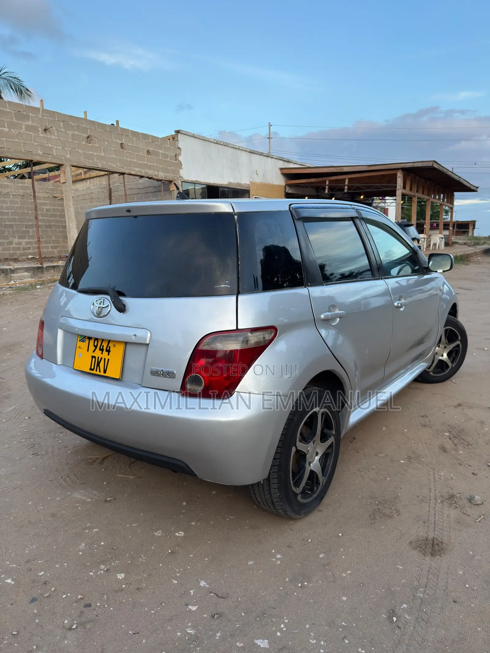 Toyota IST 2004 Silver