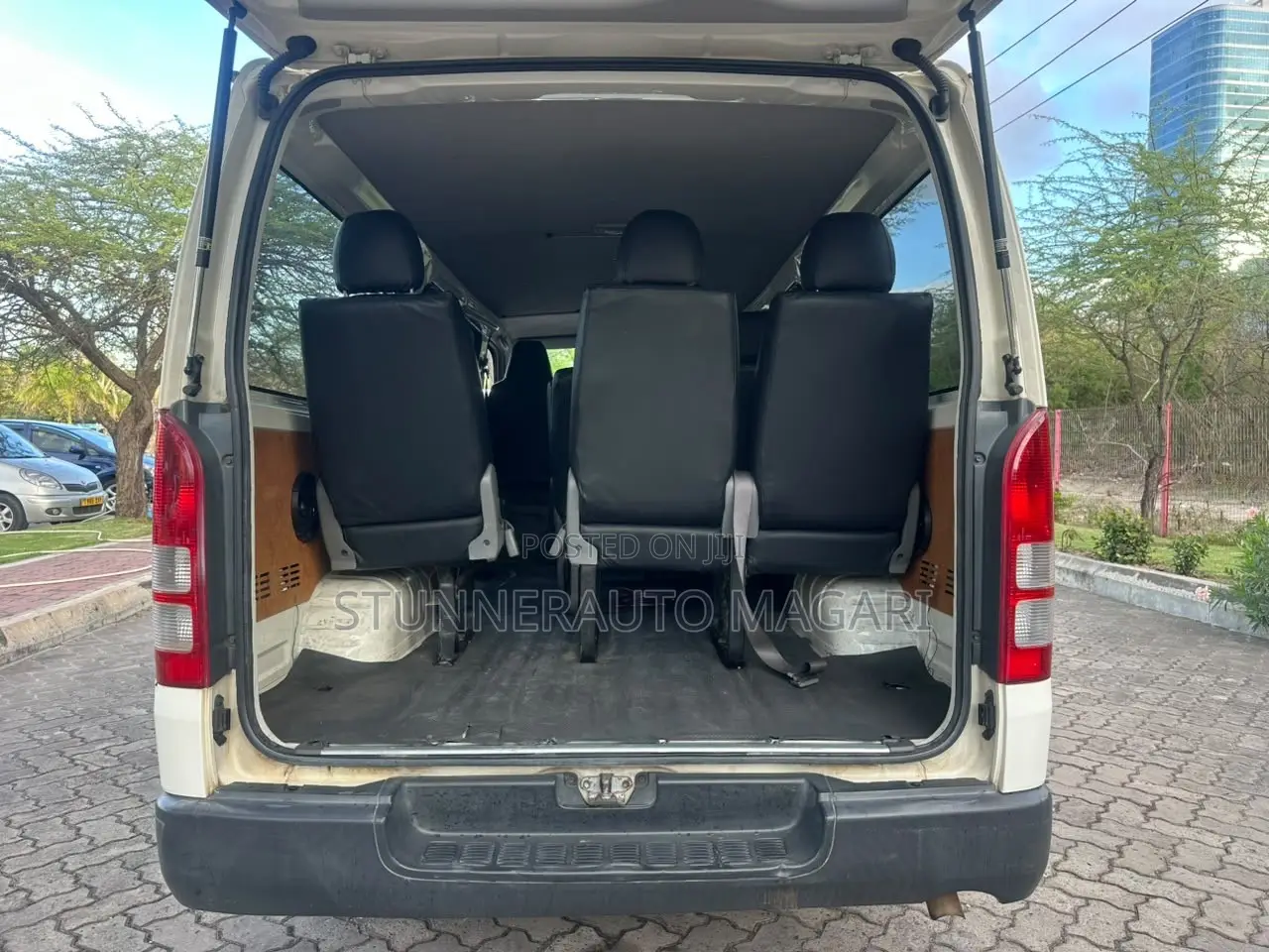 Toyota HiAce 2008 White