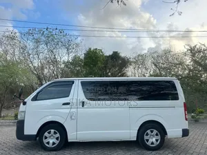Toyota HiAce 2008 White