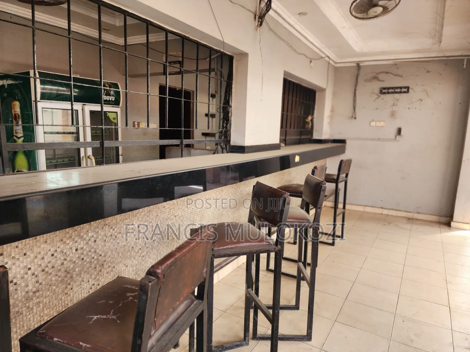 Space for Restaurant/Sports Bar for Let