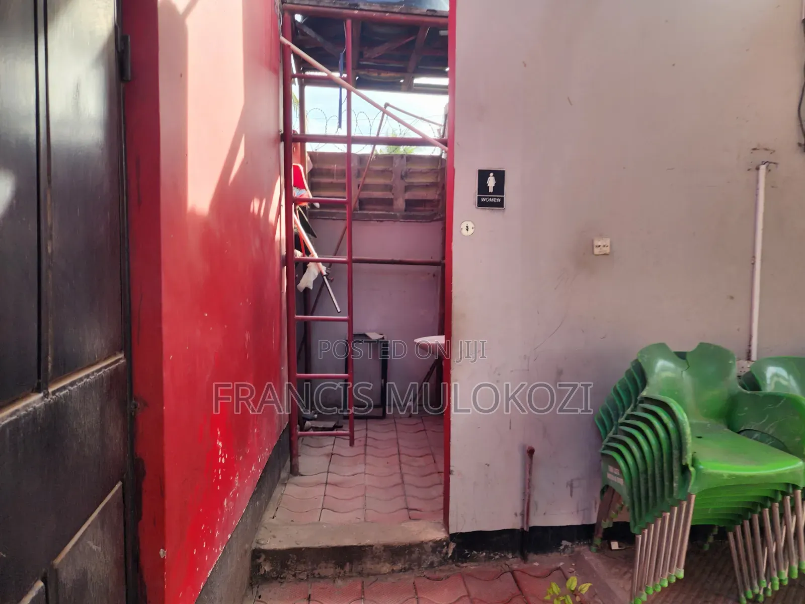 Space for Restaurant/Sports Bar for Let