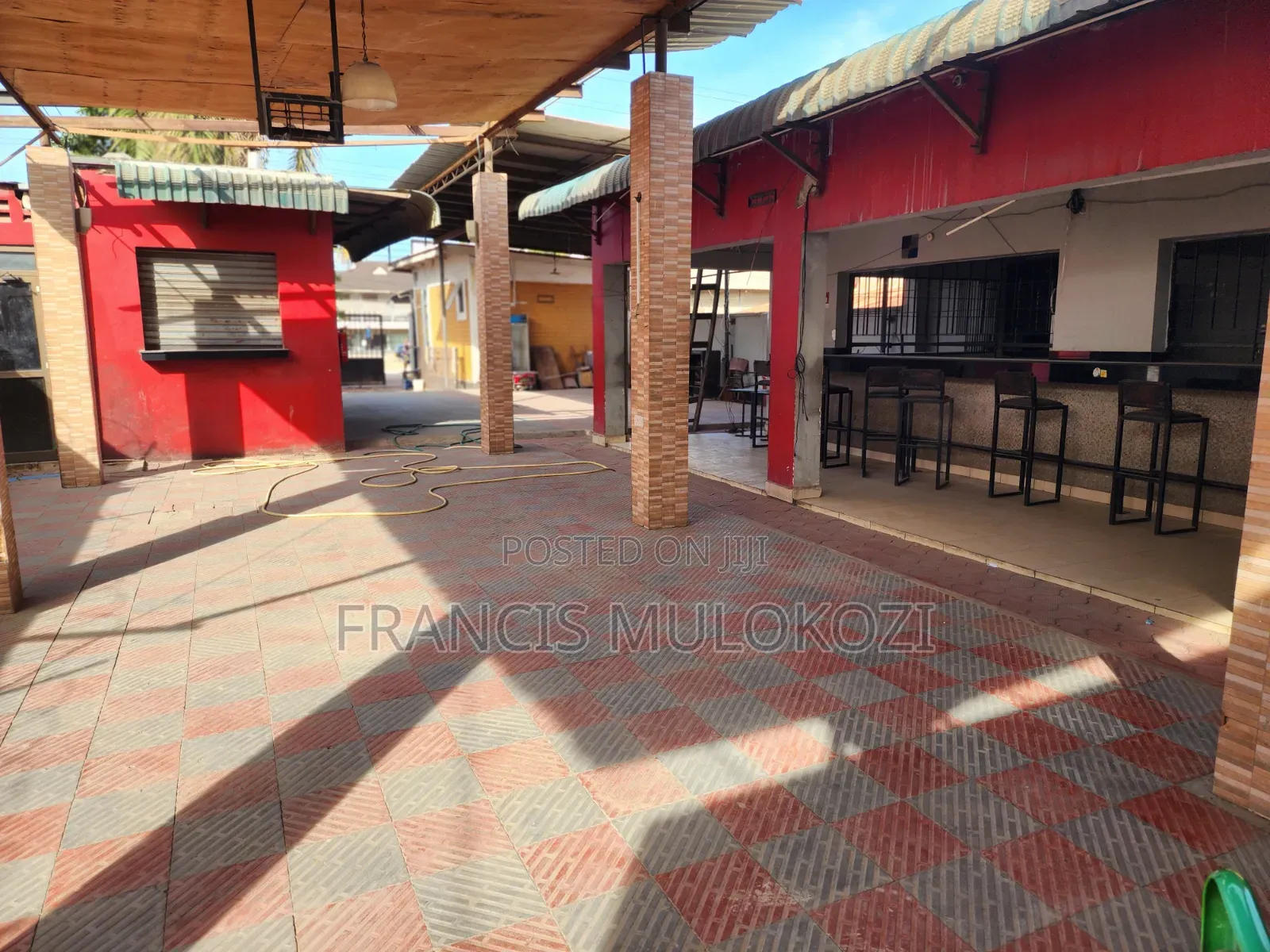 Space for Restaurant/Sports Bar for Let