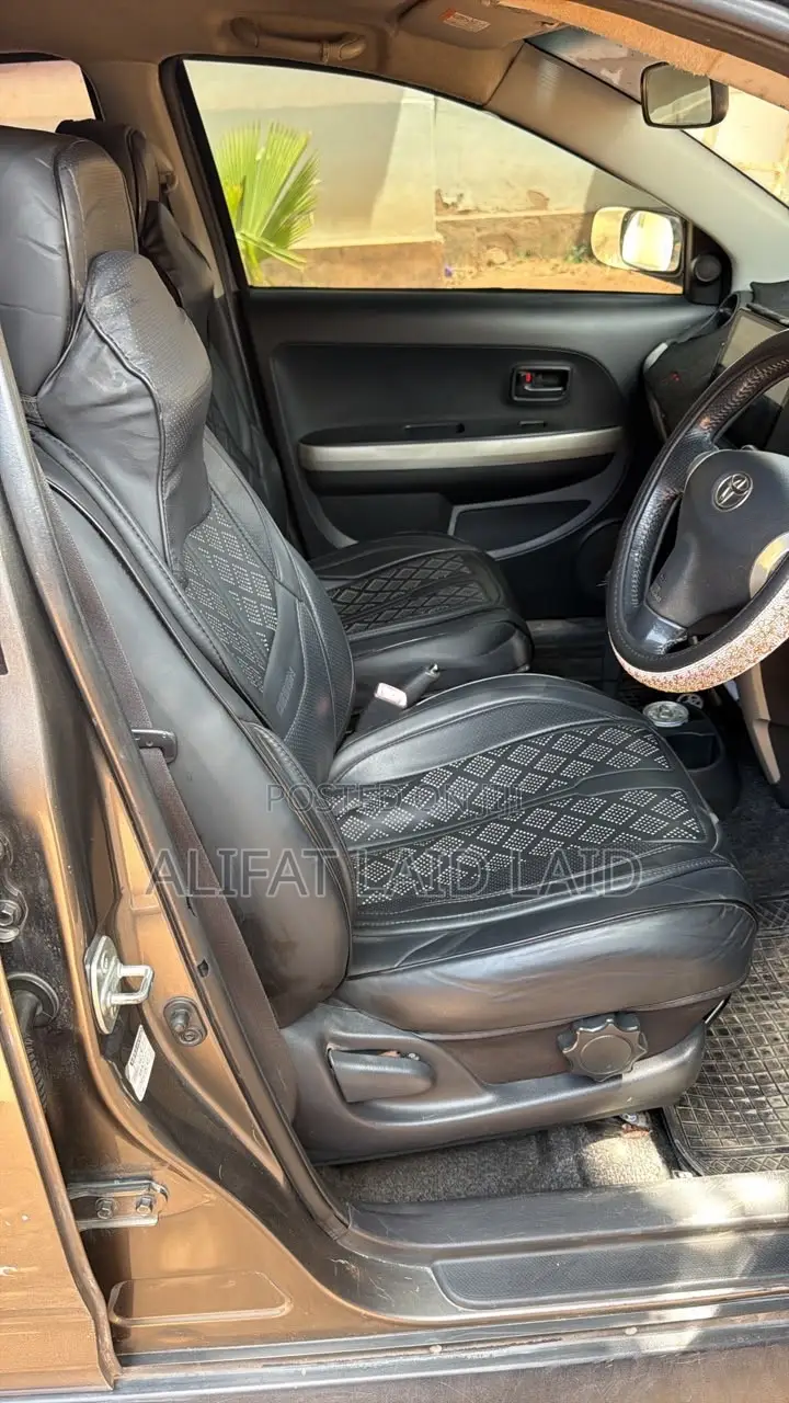 Toyota Voltz 2006 Silver