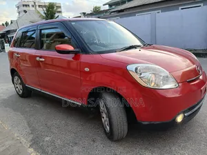 Mazda Verisa 2010 Red