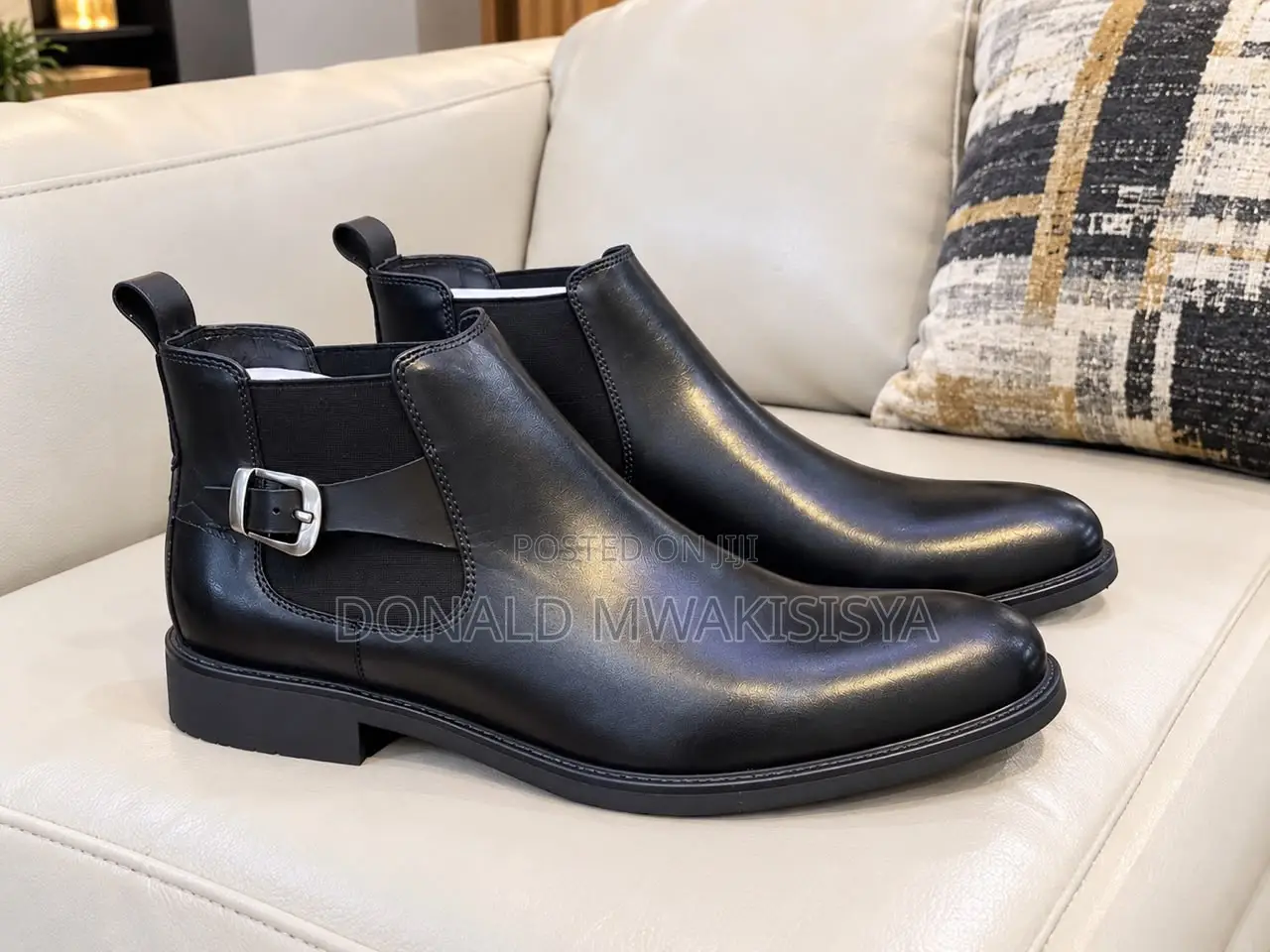 *Chelsea Boots With Buckle - Classic*