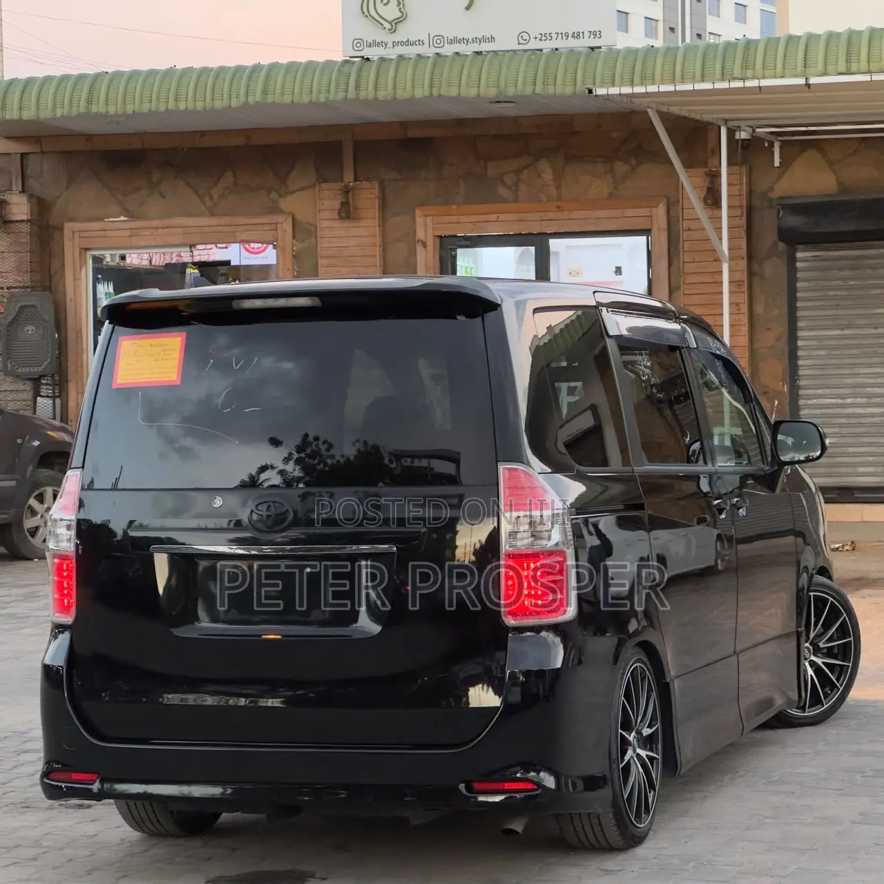 Toyota Noah 2.0 143hp AWD (8 Seater) 2008 Black