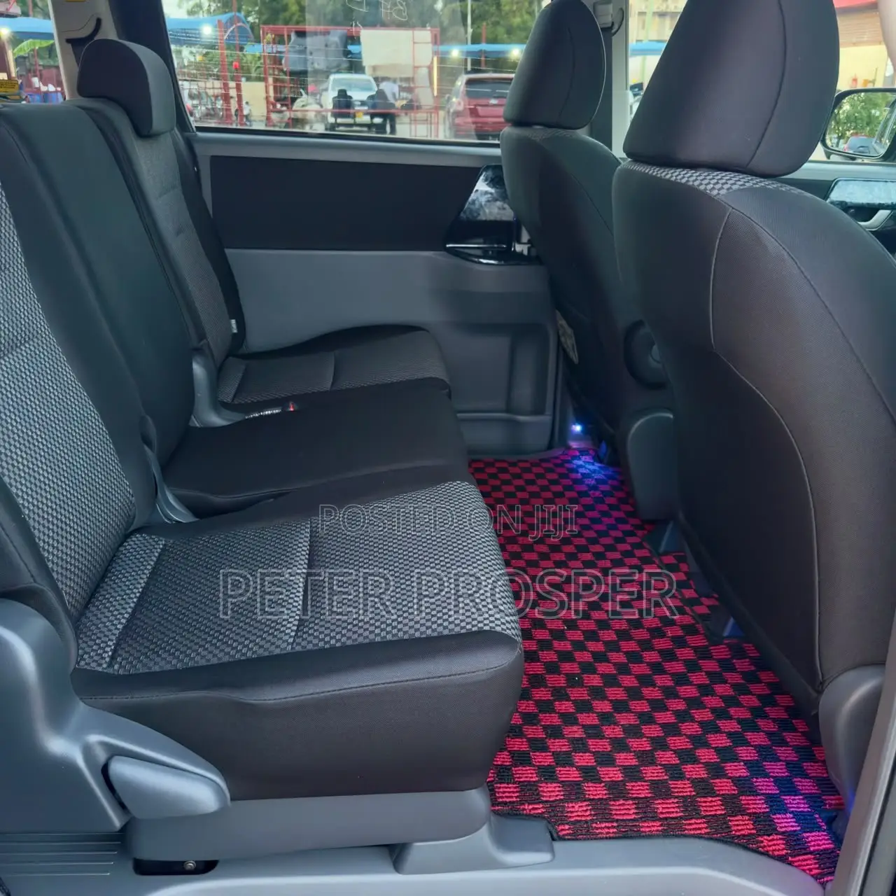 Toyota Noah 2.0 143hp AWD (8 Seater) 2008 Black