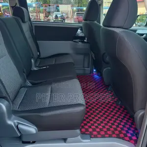 Toyota Noah 2.0 143hp AWD (8 Seater) 2008 Black