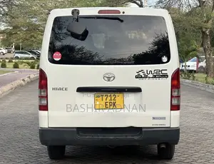 Toyota HiAce 2006 White