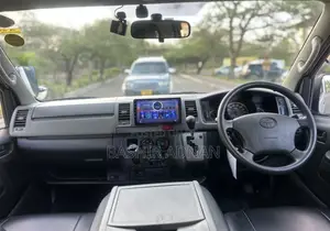 Toyota HiAce 2006 White