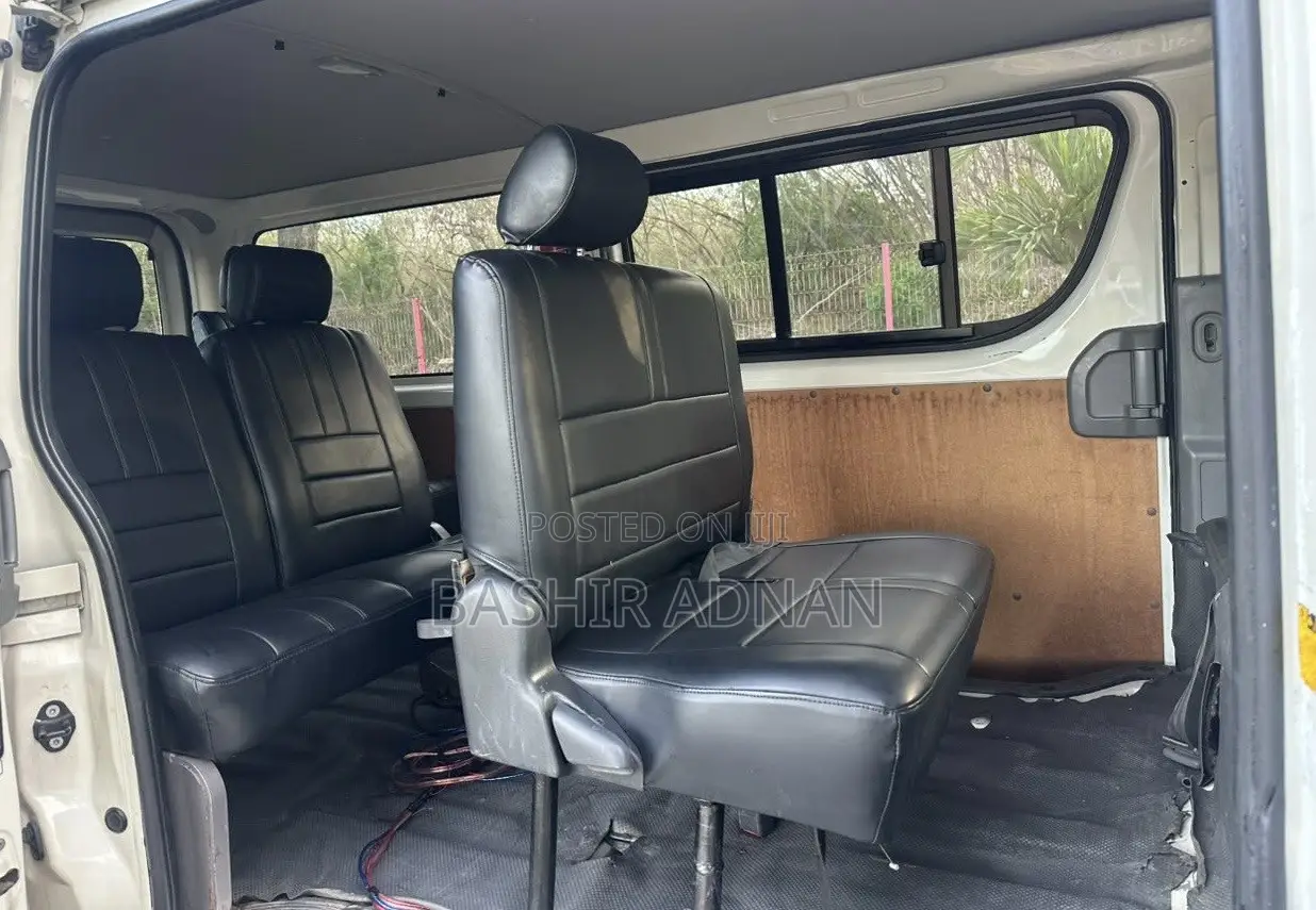Toyota HiAce 2006 White