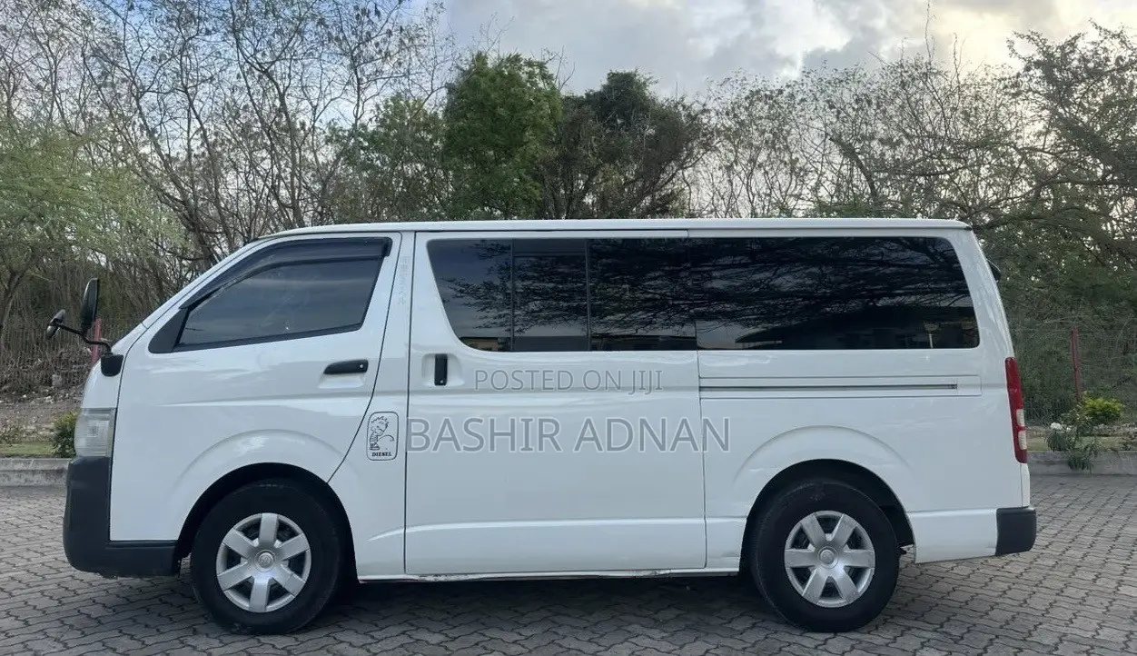 Toyota HiAce 2006 White