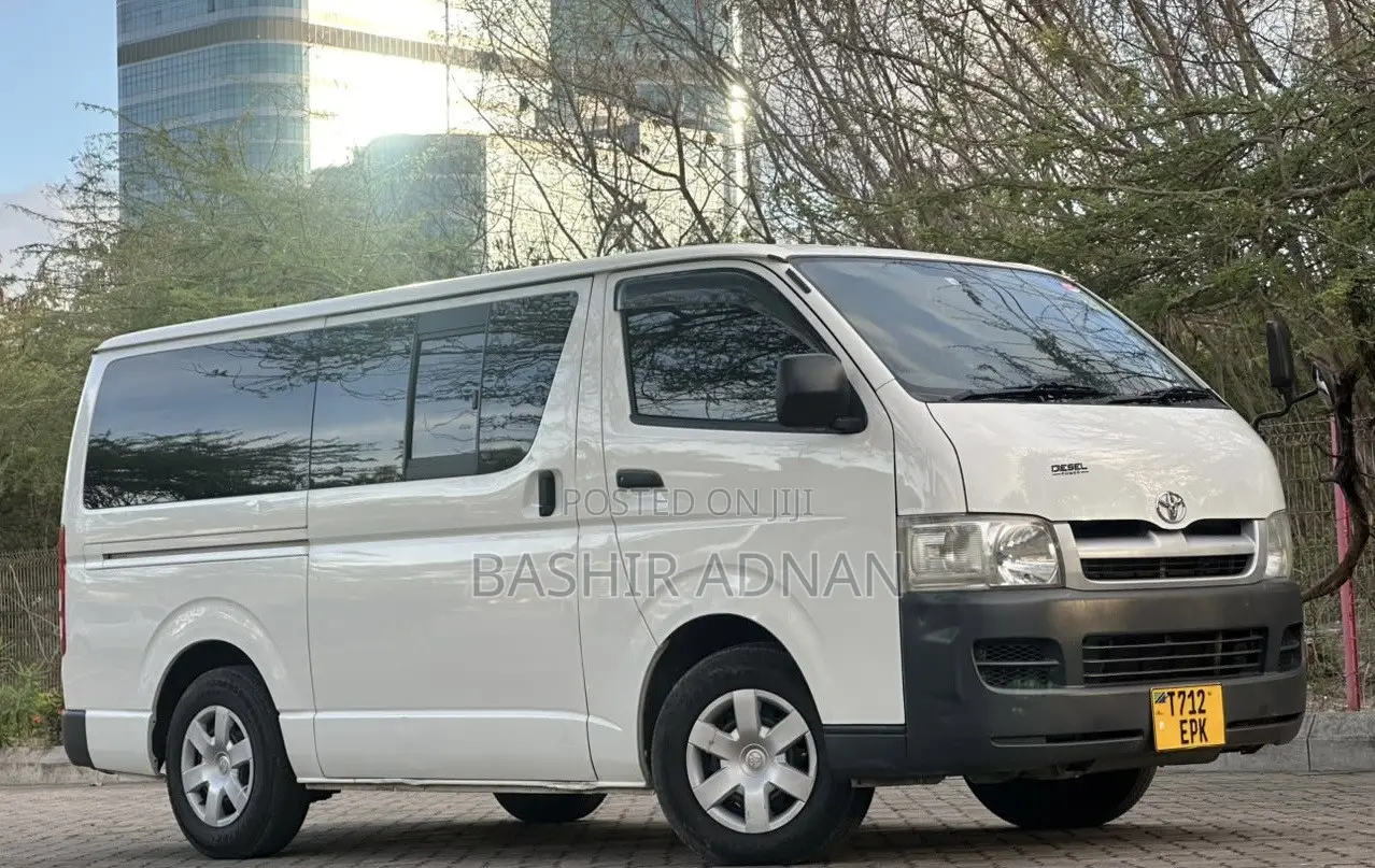 Toyota HiAce 2006 White